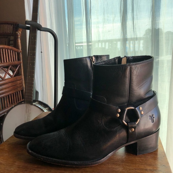 SOLD - FRYE - Dars Harness Short Boots. Size 7.5. - Picture 7 of 8